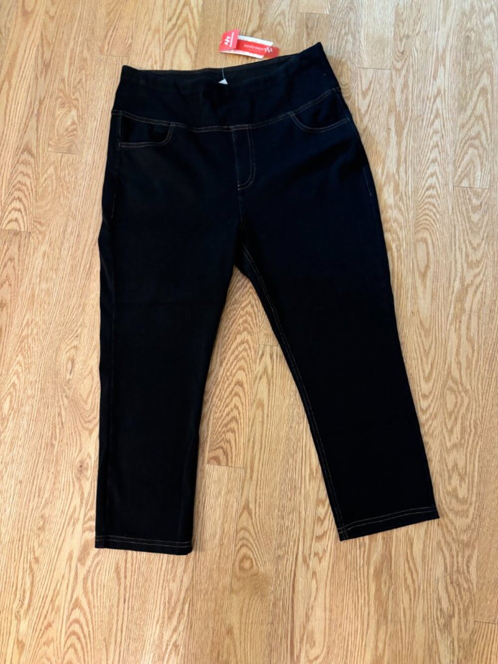 Black Ewedoos Size Large  Cropped Pull-On Capri Leggings NWT In Black
